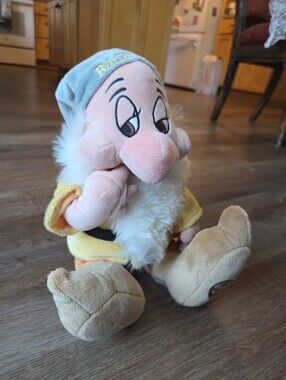Disney Store Exclusive Snow White and the Seven Dwarfs Bashful Plush Stuffed